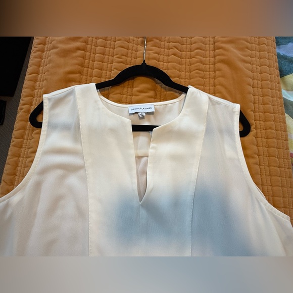 Gibson Latimer Cream Sleeveless Blouse - Picture 5 of 5